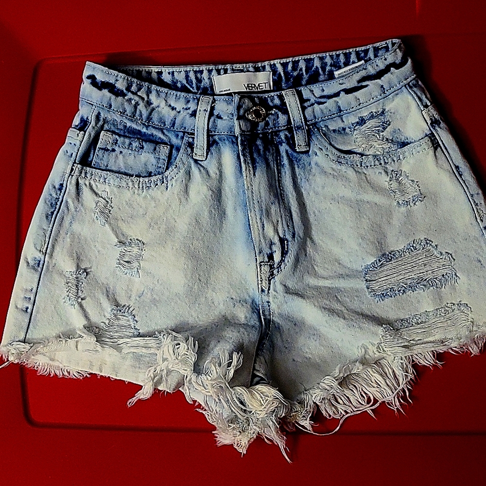 Womans/Juniors Vervet Distressed Short shorts Sz XS (Sz O-1)